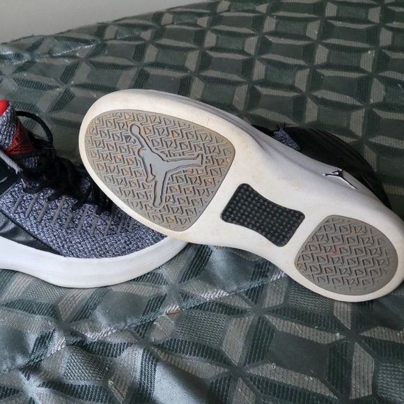 Nike Air Jordan 32 BG MVP Size 3 Youth Black/University AA1296-002 - Picture 5 of 5